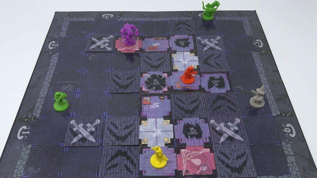 Vast: The Mysterious Manor asymmetric strategy board game
